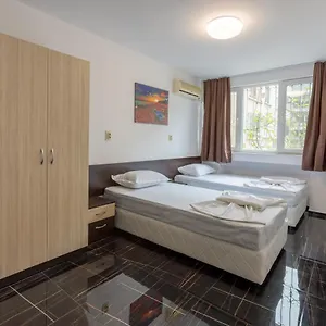 за гости пиротска 39 Homestay